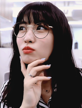 Female Kpop Idols (Glasses Edition)