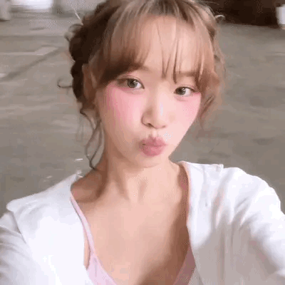 Le Sserafim Chaewon