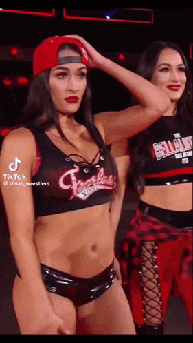 Nikki Bella 